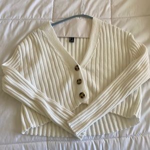 Cute white cropped shirt